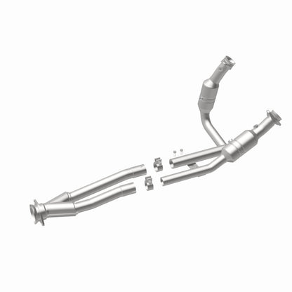 MagnaFlow Ford California Grade CARB Compliant Direct-Fit Catalytic Converter 5551436 360 Degree Image Set