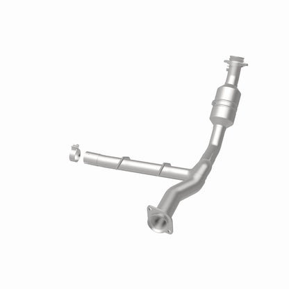 MagnaFlow Ford F-150 California Grade CARB Compliant Direct-Fit Catalytic Converter 5551139 360 Degree Image Set