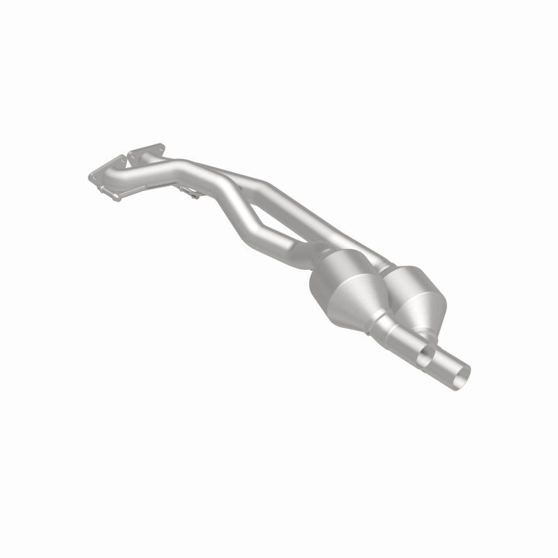 MagnaFlow OEM Grade Federal / EPA Compliant Direct-Fit Catalytic Converter 51957 360 Degree Image Set