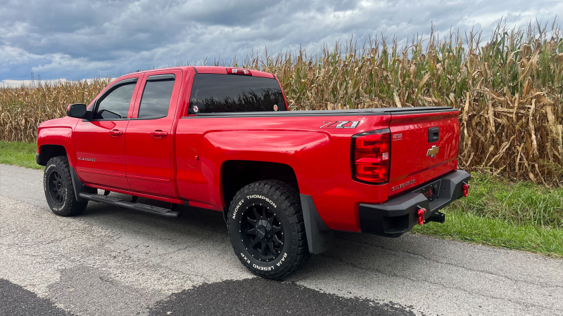 Fishbone Offroad 07-18 Chevrolet Silverado 1500/2500/3500 Double Cab Oval Side Steps -Black Textured FB21382 FB21382 Photo - lifestyle view