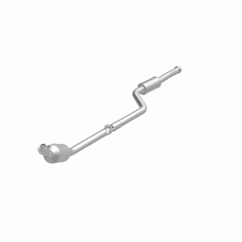 MagnaFlow Mercedes-Benz C300 OEM Grade Federal / EPA Compliant Direct-Fit Catalytic Converter 21-497 360 Degree Image Set