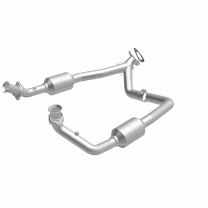 Magnaflow 2003 Ford E-350 Super Duty 5.4L Direct Fit Converter 4583378 4583378 360 Degree Image Set