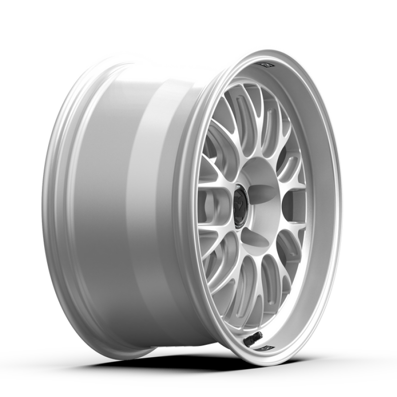 fifteen52 Holeshot RSR 18x9.5 5x120 22mm ET 72.56mm Center Bore Radiant Silver RSHRS-89552+22 RSHRS-89552+22 User 1