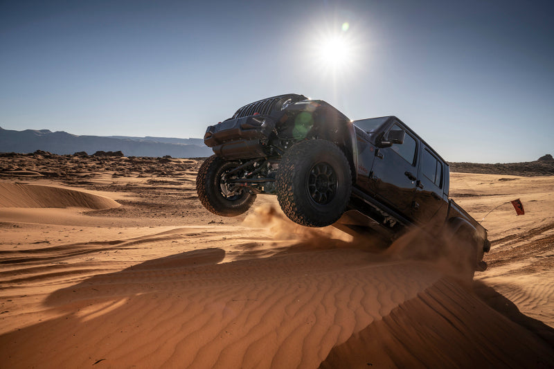 FOX 20-Up Gladiator 3.0 Factory Race Bypass R/R DSC Front Shock 3.5-4.5in. Lift - Requires Front D/S 883-26-082 883-26-082 Photo - lifestyle view