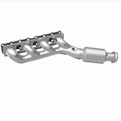 Magnaflow 05-06 Nissan Titan 5.6L Direct Fit Converter 5582380 5582380 360 Degree Image Set