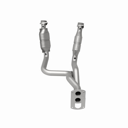 MagnaFlow Ford OEM Grade Federal / EPA Compliant Direct-Fit Catalytic Converter 49911 360 Degree Image Set