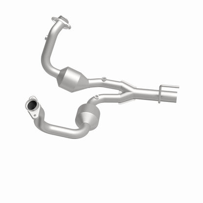 MagnaFlow Jeep Grand Cherokee HM Grade Federal / EPA Compliant Direct-Fit Catalytic Converter 23067 360 Degree Image Set