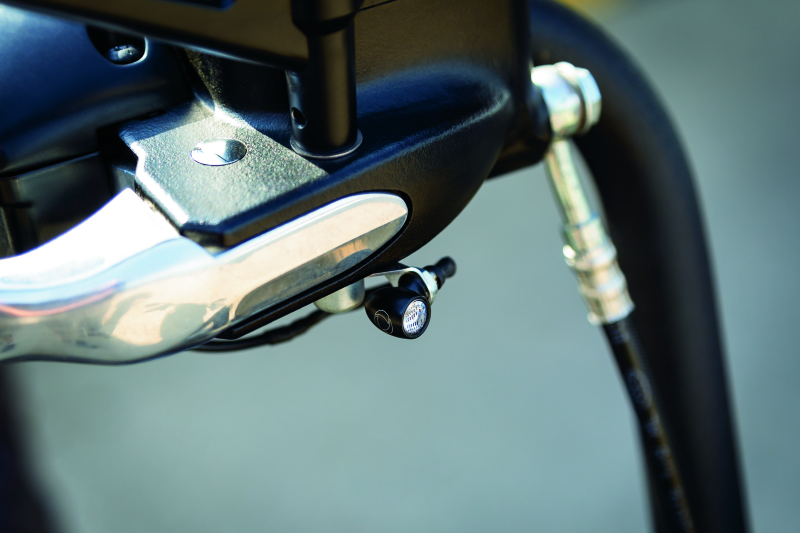 Kuryakyn Kellerman Atto Amber Satin Blk 2535 2535 User 3