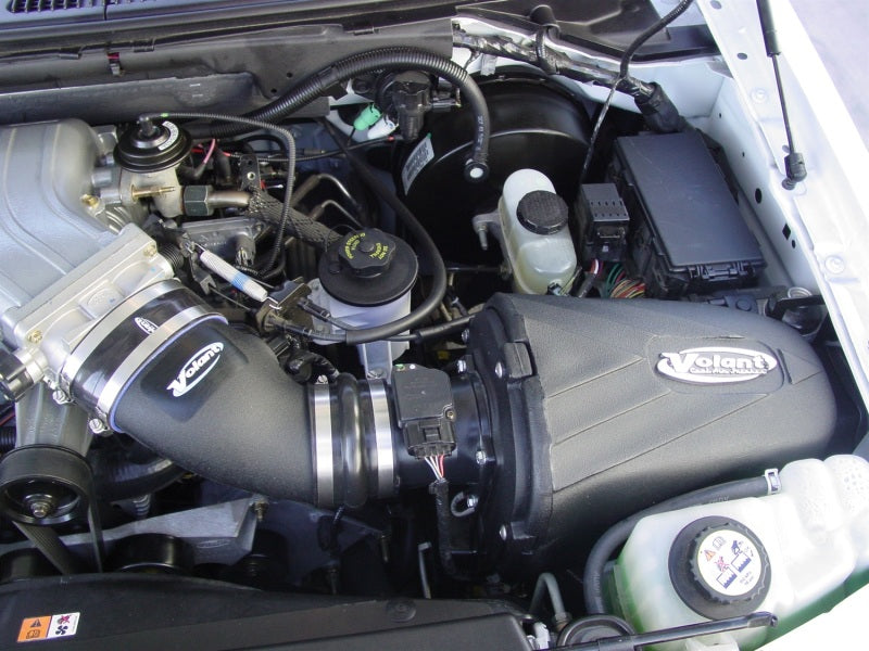 Volant 01-04 Ford F-150 5.4 V8 Pro5 Closed Box Air Intake System 19955 Photo - Mounted