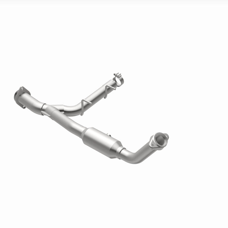 Magnaflow 05-06 Ford Expedition 5.4L Direct Fit Converter 4651411 4651411 360 Degree Image Set