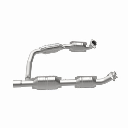 MagnaFlow Ford HM Grade Federal / EPA Compliant Direct-Fit Catalytic Converter 93167 360 Degree Image Set