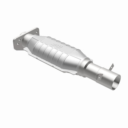 MagnaFlow Standard Grade Federal / EPA Compliant Direct-Fit Catalytic Converter 93486 360 Degree Image Set