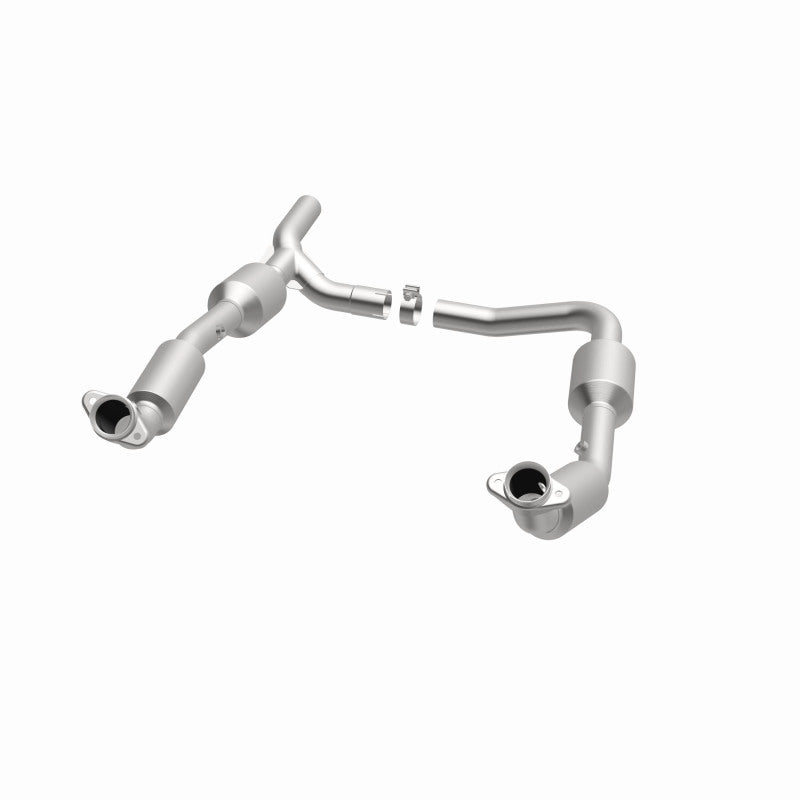 MagnaFlow Ford California Grade CARB Compliant Direct-Fit Catalytic Converter 5582640 360 Degree Image Set