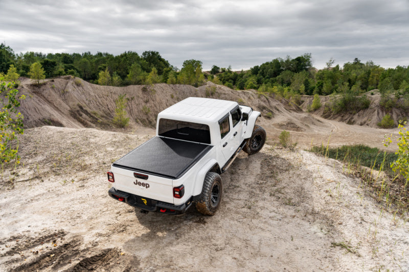 Truxedo 2020 Jeep Gladiator 5ft Lo Pro Bed Cover 523201 523201 Photo - lifestyle view