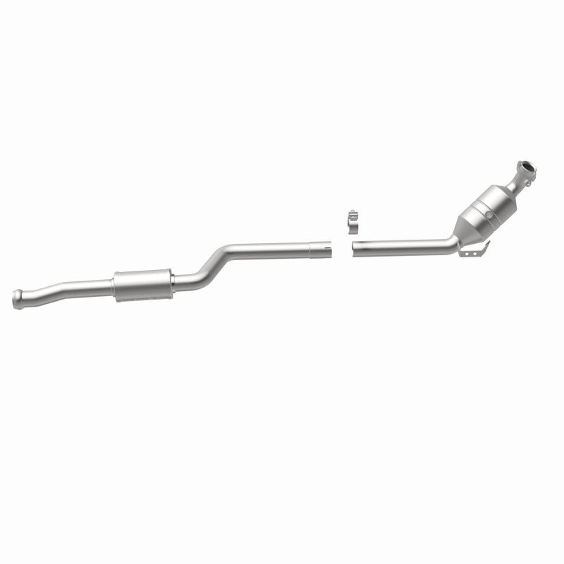 MagnaFlow Mercedes-Benz C300 California Grade CARB Compliant Direct-Fit Catalytic Converter 5461922 360 Degree Image Set