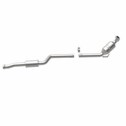 MagnaFlow Mercedes-Benz C300 California Grade CARB Compliant Direct-Fit Catalytic Converter 5461922 360 Degree Image Set