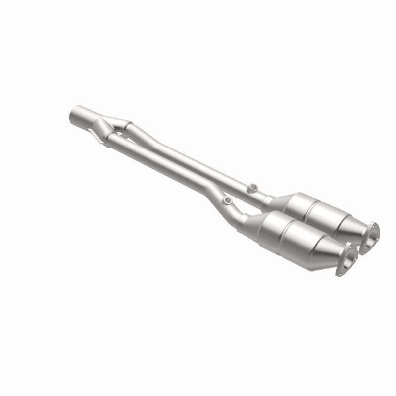 MagnaFlow HM Grade Federal / EPA Compliant Direct-Fit Catalytic Converter 24157 360 Degree Image Set