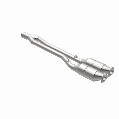 MagnaFlow HM Grade Federal / EPA Compliant Direct-Fit Catalytic Converter 24157 360 Degree Image Set