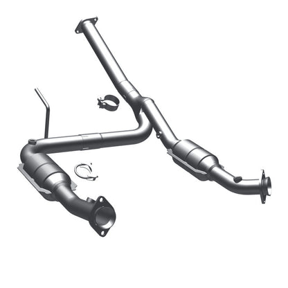 MagnaFlow OEM Grade Federal / EPA Compliant Direct-Fit Catalytic Converter 49406 Photo - Primary