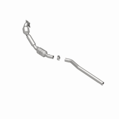 MagnaFlow Volkswagen Passat OEM Grade Federal / EPA Compliant Direct-Fit Catalytic Converter 51361 360 Degree Image Set