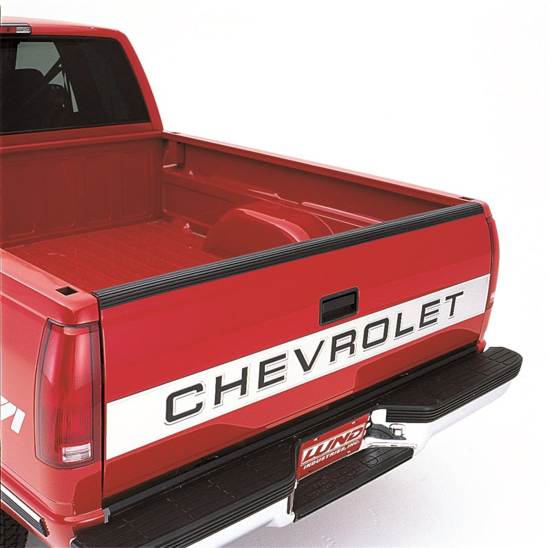 LUND Universal (Pickup) Tailgate Protector - Black 30000 30000 Photo - Mounted