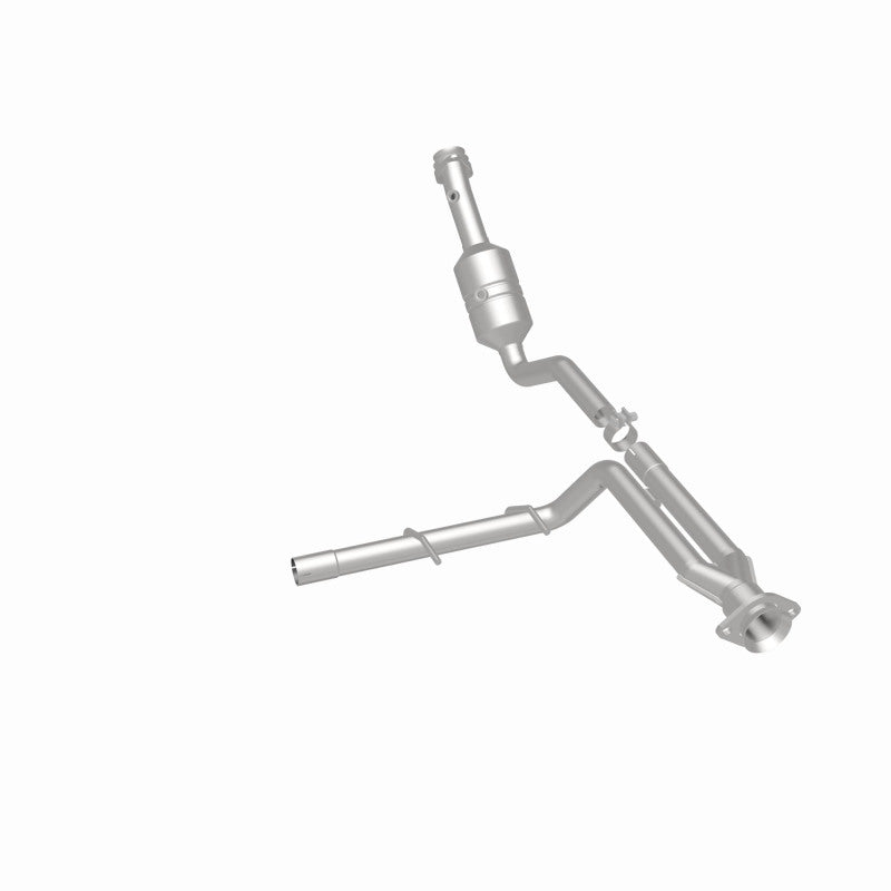 MagnaFlow Ford F-150 OEM Grade Federal / EPA Compliant Direct-Fit Catalytic Converter 52156 360 Degree Image Set