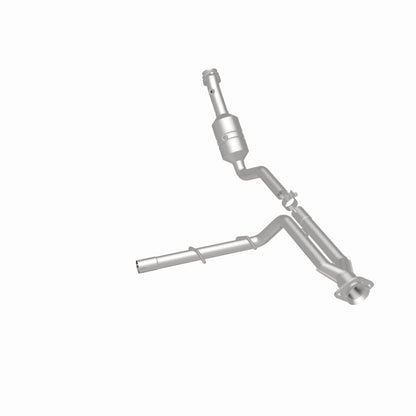 MagnaFlow Ford F-150 OEM Grade Federal / EPA Compliant Direct-Fit Catalytic Converter 52156 360 Degree Image Set