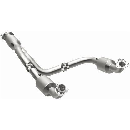 Magnaflow 12-20 Chevrolet Express 4500 Underbody 6.0L Direct Fit Catalytic Converter 280505 280505 Photo - out of package