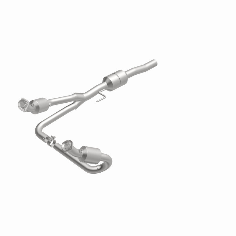 MagnaFlow Dodge Durango OEM Grade Federal / EPA Compliant Direct-Fit Catalytic Converter 51348 360 Degree Image Set