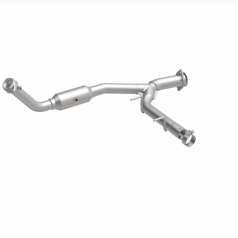 Magnaflow 05-06 Ford Expedition 5.4L Direct Fit Converter 4651411 4651411 360 Degree Image Set