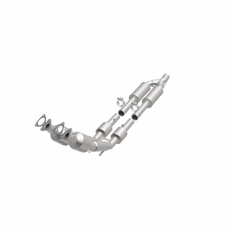 MagnaFlow Volkswagen Passat California Grade CARB Compliant Direct-Fit Catalytic Converter 5411799 360 Degree Image Set