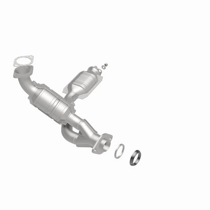 MagnaFlow Mitsubishi Montero HM Grade Federal / EPA Compliant Direct-Fit Catalytic Converter 24233 360 Degree Image Set