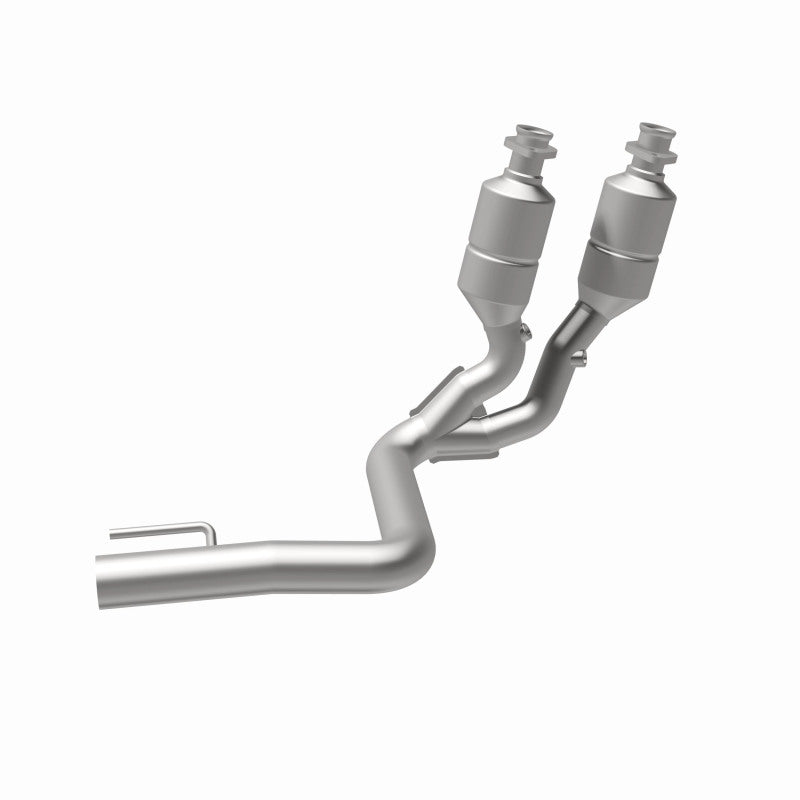 MagnaFlow Jeep Grand Cherokee OEM Grade Federal / EPA Compliant Direct-Fit Catalytic Converter 49744 360 Degree Image Set