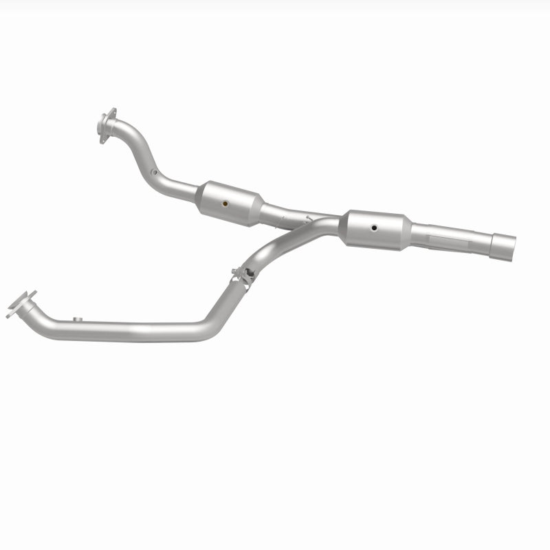 Magnaflow 14-18 2500 V8 6.4 OEM Underbody Direct Fit Converter 21-513 21-513 360 Degree Image Set