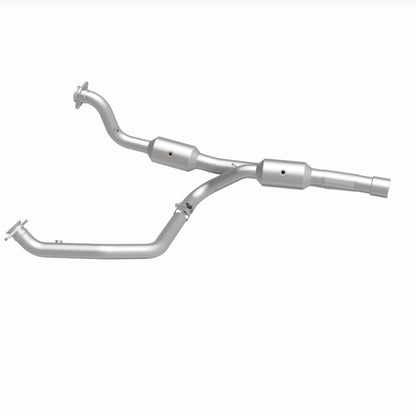 Magnaflow 14-18 2500 V8 6.4 OEM Underbody Direct Fit Converter 21-513 21-513 360 Degree Image Set