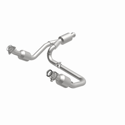 Magnaflow 14-15 Chevrolet Silverado 1500 Underbody 4.3L / 5.3L Direct-Fit Catalytic Converter 280424 280424 360 Degree Image Set