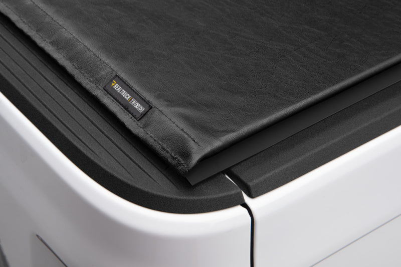 Truxedo 2020 Jeep Gladiator 5ft Lo Pro Bed Cover 523201 523201 Photo - Close Up