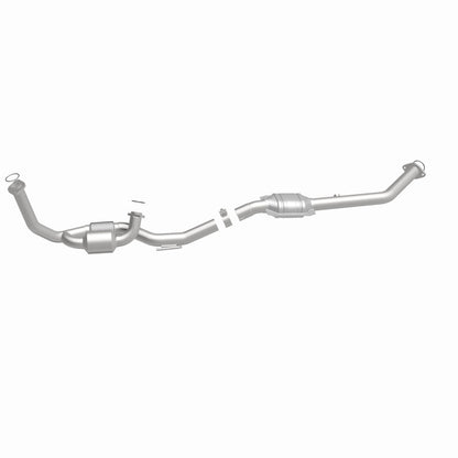 MagnaFlow Toyota Sienna California Grade CARB Compliant Direct-Fit Catalytic Converter 447163 360 Degree Image Set