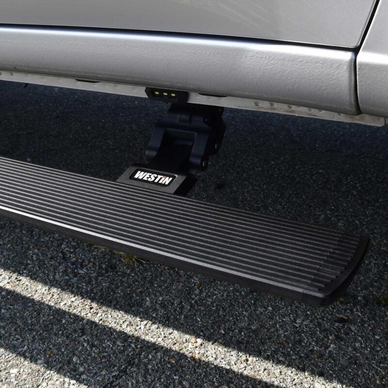 Westin Pro-e Running Boards 19-  GM P/U 1500 29-24135 29-24135 Photo - lifestyle view