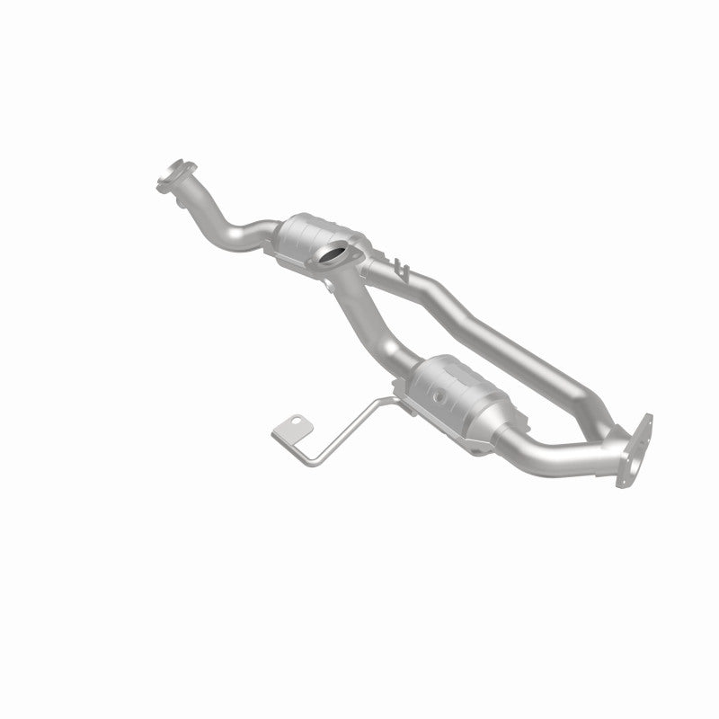 MagnaFlow Ford Windstar OEM Grade Federal / EPA Compliant Direct-Fit Catalytic Converter 49624 360 Degree Image Set