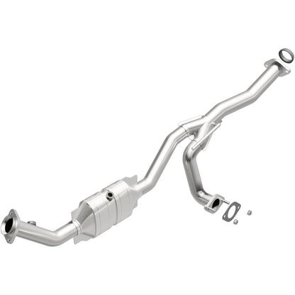 MagnaFlow OEM Grade Federal / EPA Compliant Direct-Fit Catalytic Converter 49676 Photo - Primary