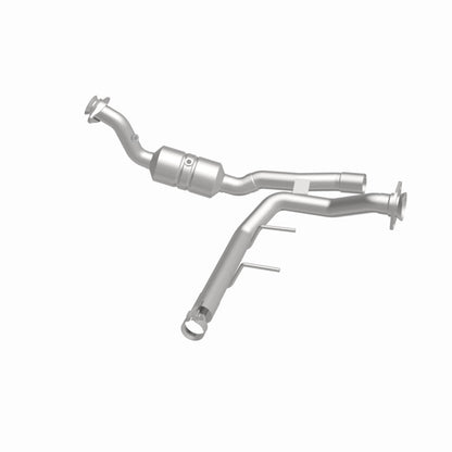 MagnaFlow Ford F-150 OEM Grade Federal / EPA Compliant Direct-Fit Catalytic Converter 52592 360 Degree Image Set