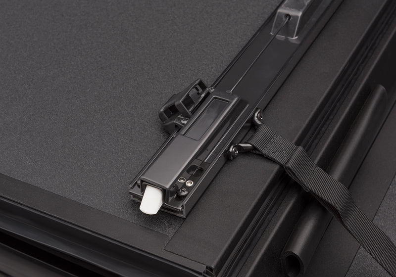 BAK Flip MX4 Matte Finish 04-14 Gm Silverado, Sierra 5' 8" Bed 448100 Photo - Close Up