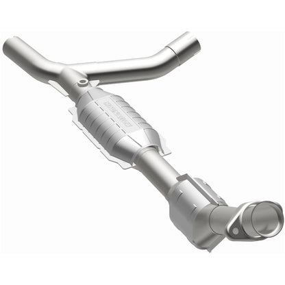 MagnaFlow Ford OEM Grade Federal / EPA Compliant Direct-Fit Catalytic Converter 49426 Photo - out of package