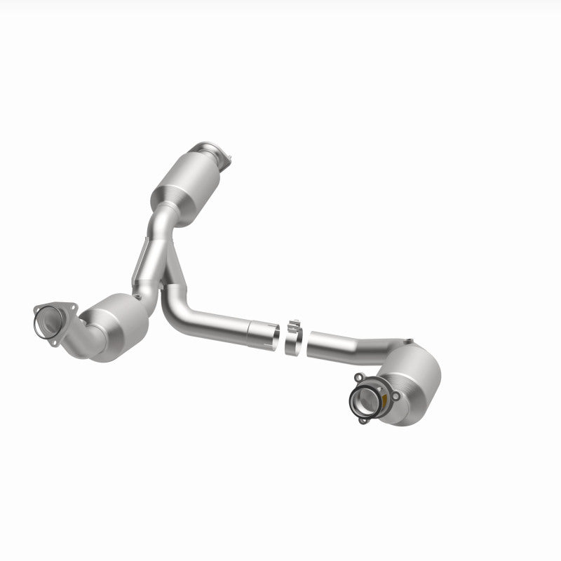 Magnaflow 2021 Chevrolet Express 2500 4.3L Underbody Direct-Fit Catalytic Converter 280429 280429 360 Degree Image Set