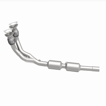 MagnaFlow Volkswagen OEM Grade Federal / EPA Compliant Direct-Fit Catalytic Converter 52289 360 Degree Image Set