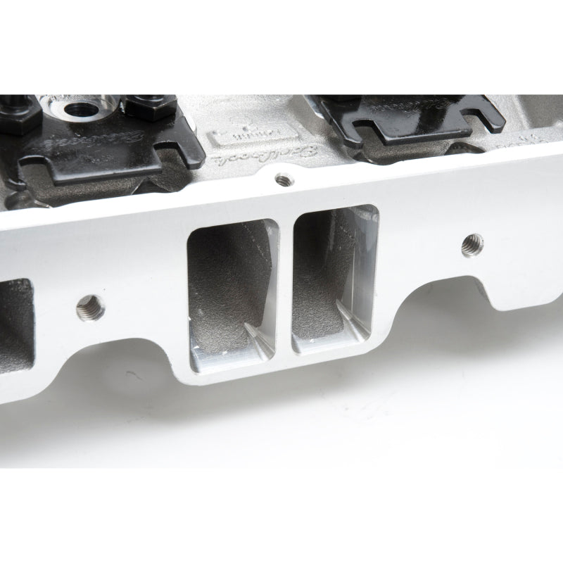 Edelbrock Single Performer RPM SBC 64CC Angle Head Comp. 60999 Photo - out of package