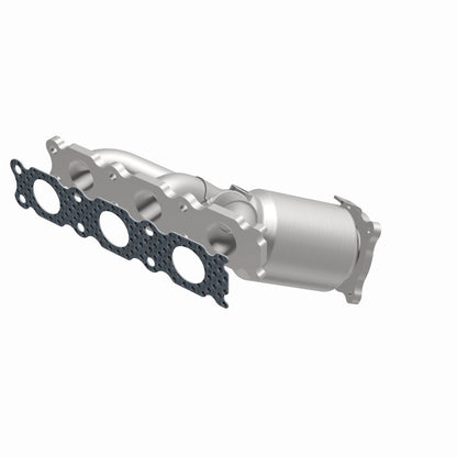 MagnaFlow Land Rover LR2 OEM Grade Federal / EPA Compliant Manifold Catalytic Converter 52167 360 Degree Image Set