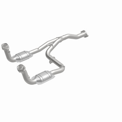 MagnaFlow Jeep Liberty HM Grade Federal / EPA Compliant Direct-Fit Catalytic Converter 23957 360 Degree Image Set