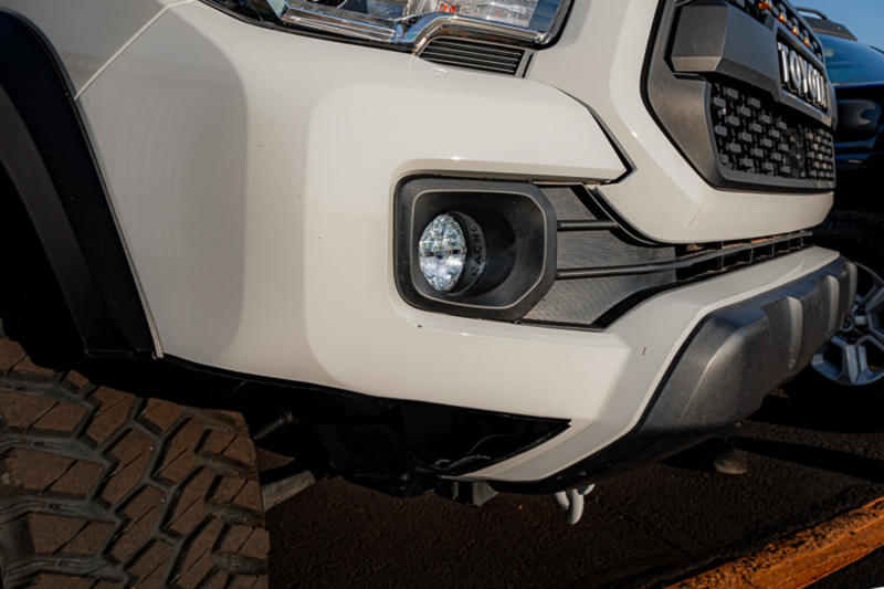 ARB Nacho 16-23 Toyota Tacoma Quatro Fog Mount V3TO1 V3TO1 Photo - Close Up
